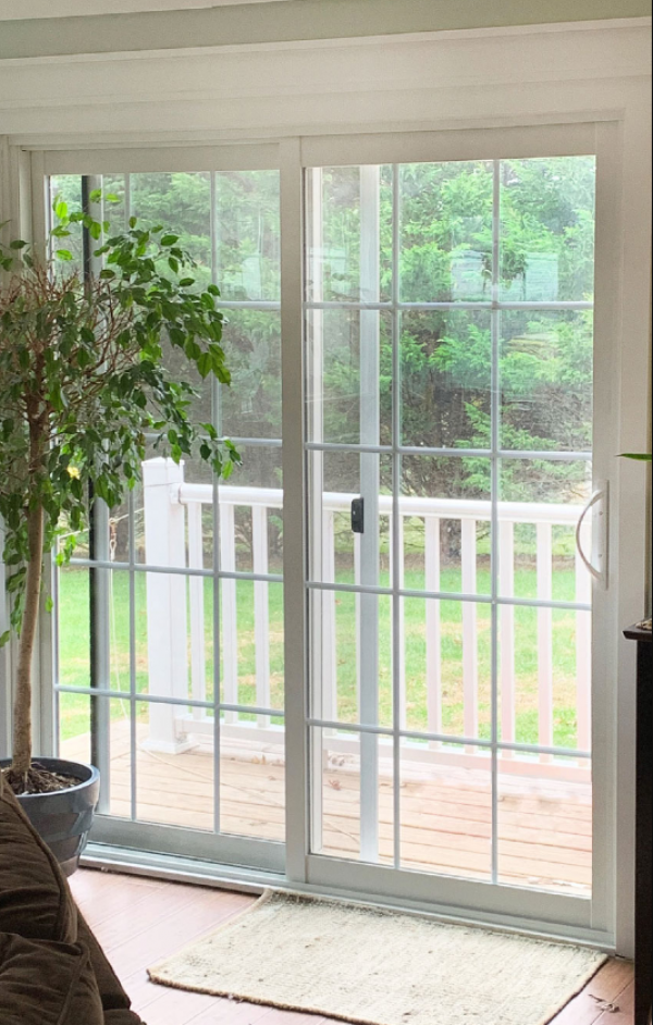 Pintu kaca geser yang rumit